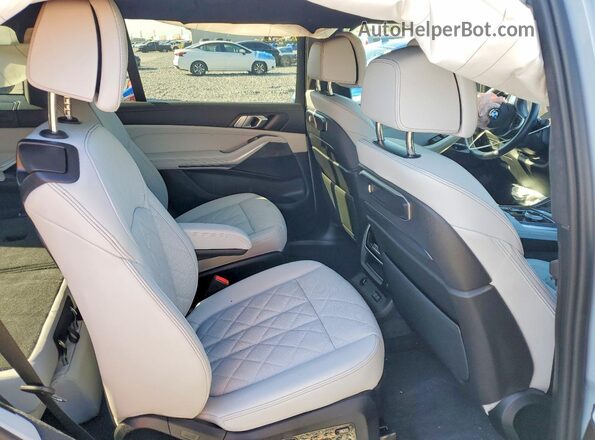 5UX23EM02S9Y44089 2025 BMW X7 Gray Սալոնի հետևի տեսք