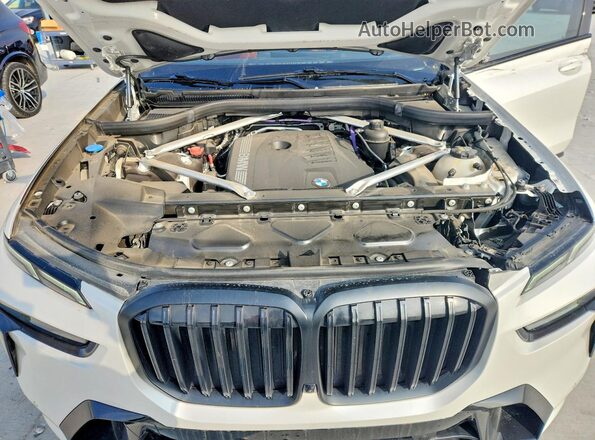 5UX23EM04P9R93367 2023 BMW X7 White Շարժիչի բաժամունքի տեսք
