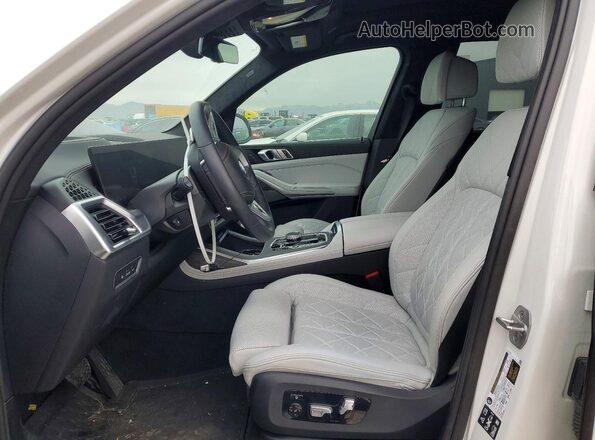 5UX23EM04R9W00499 2024 BMW X7 Белый 
