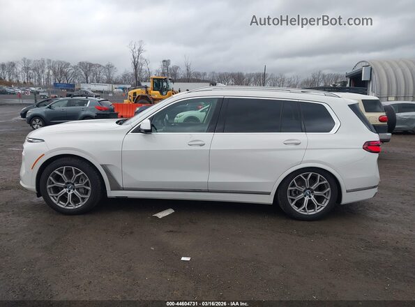 5UX23EM05S9Z99591 2025 BMW X7 White Սալոնի 360 աստիճան տեսք