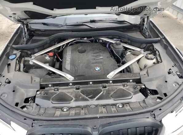 5UX23EM06P9P35206 2023 BMW X7 White ძრავის განყოფილების ხედი