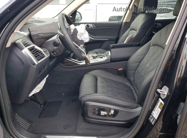 5UX23EM07S9Z37299 2025 BMW X7 Black Widok wnętrza z przodu