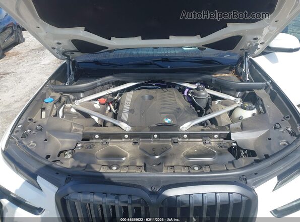 5UX23EM08R9T89565 2024 BMW X7 White 