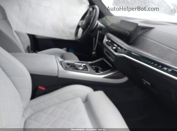 5UX23EM08S9Z94272 2025 BMW X7 Black Սալոնի դիմացի տեսք
