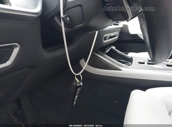 5UX23EM08S9Z94272 2025 BMW X7 Black Առջևի վահանակի տեսք