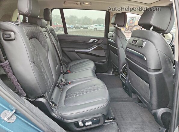 5UX23EM09R9S70570 2024 BMW X7 Blue 