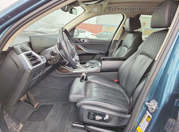 5UX23EM09R9S70570 2024 BMW X7 Blue 