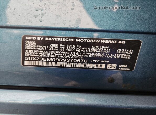 5UX23EM09R9S70570 2024 BMW X7 Blue 