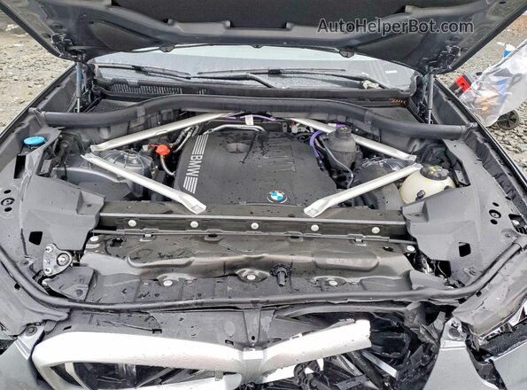 5UX23EU00S9W29598 2025 BMW X5 Gray Vista del compartimento del motor