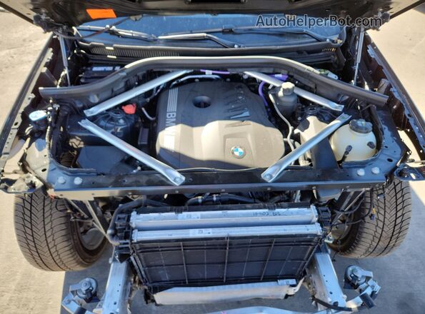 5UX23EU02T9165750 2026 BMW X5 Gray Widok komory silnika