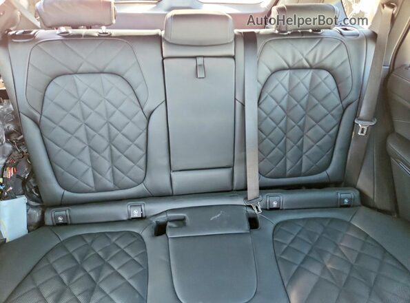 5UX23EU02T9165750 2026 BMW X5 Gray Widok tylnych siedzeń