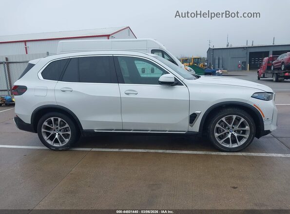 5UX23EU05R9W11205 2024 BMW X5 White Widok zestawu wskaźników