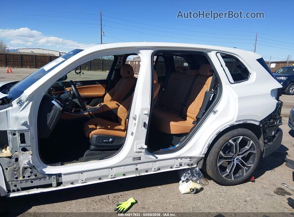 5UX23EU05S9Y84179 2025 BMW X5 White 