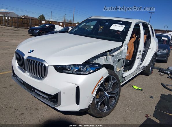 5UX23EU05S9Y84179 2025 BMW X5 White Przód lewy