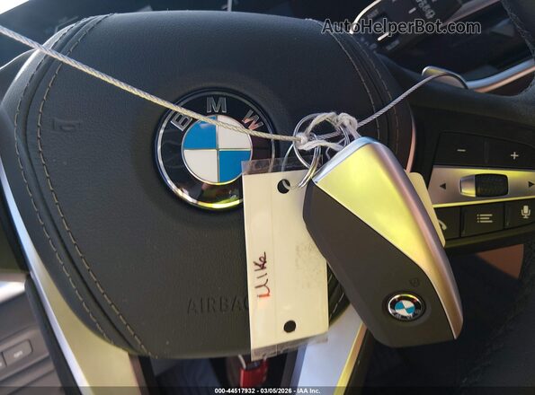 5UX23EU05S9Y84179 2025 BMW X5 White Widok deski rozdzielczej