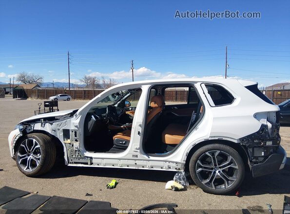 5UX23EU05S9Y84179 2025 BMW X5 White 