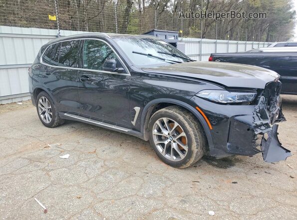 5UX23EU05T9048583 2026 BMW X5 Gray Front right