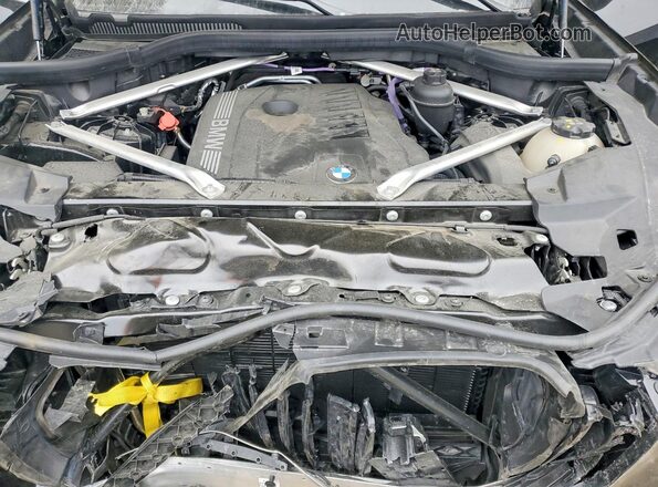5UX23EU05T9048583 2026 BMW X5 Gray Rear interior view