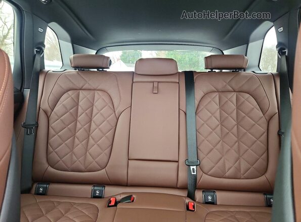 5UX23EU07R9V74397 2024 BMW X5 Purple უკანა სავარძლების ხედი