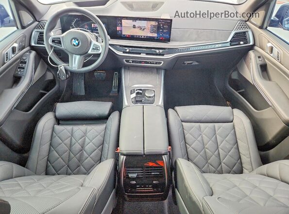 5UX23EU07S9Y88024 2025 BMW X5 Gray Dashboard view