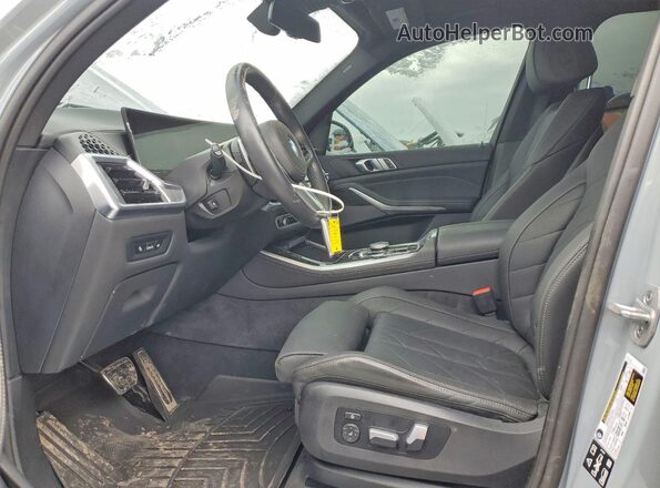 5UX23EU0XR9V97043 2024 BMW X5 Blue წინა სალონის ხედი