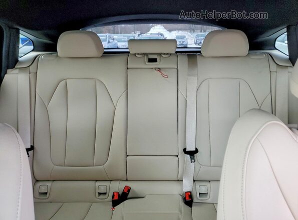 5UX2V1C00L9B76088 2020 BMW X4 Black Rear seats view