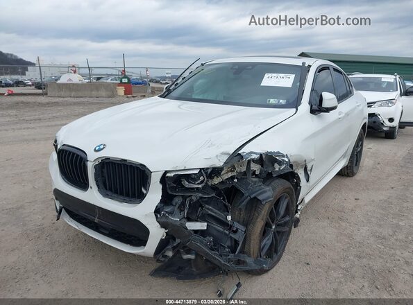 5UX2V1C06M9F26017 2021 BMW X4 White Դիմացի տեսք