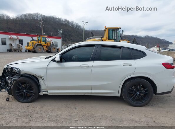 5UX2V1C06M9F26017 2021 BMW X4 White Սալոնի 360 աստիճան տեսք