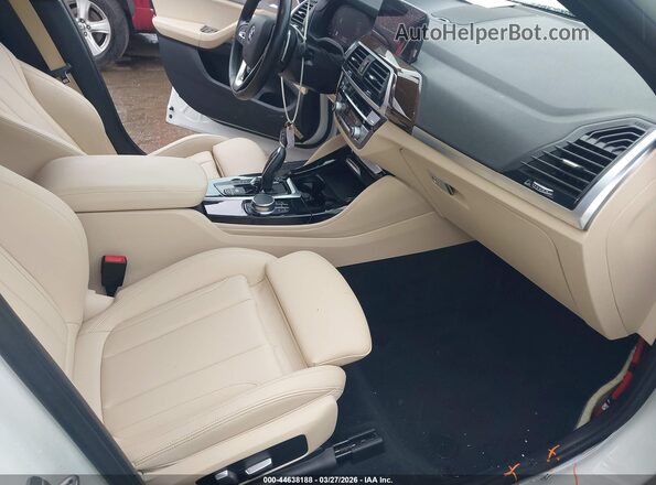 5UX2V1C06M9H19137 2021 BMW X4 White Սալոնի դիմացի տեսք