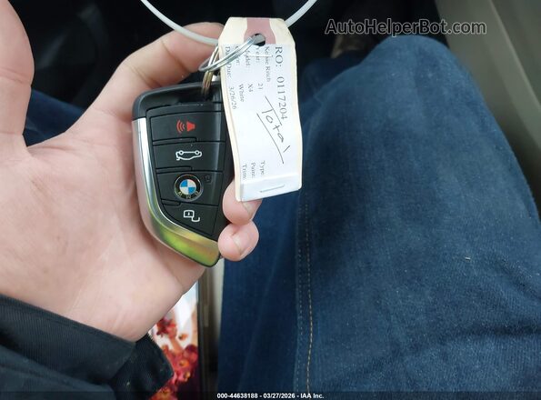5UX2V1C06M9H19137 2021 BMW X4 White Առջևի վահանակի տեսք