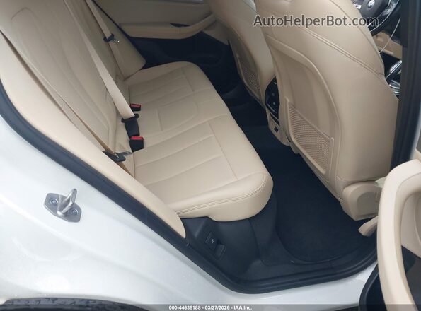 5UX2V1C06M9H19137 2021 BMW X4 White VIN կոդի պիտակի տեսք