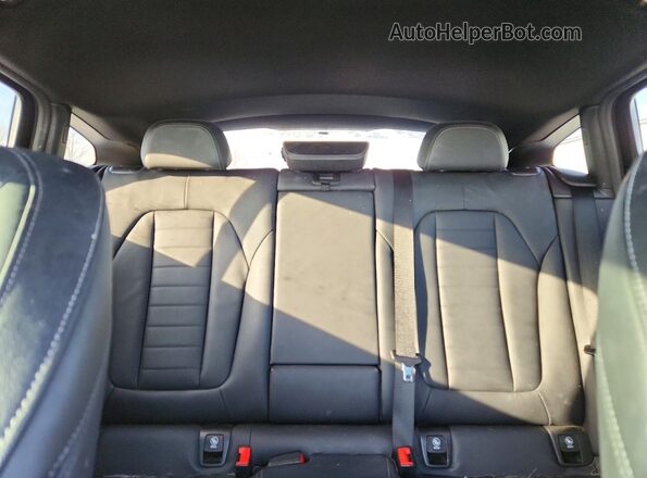 5UX2V1C08M9D99948 2021 BMW X4 Black Widok tylnych siedzeń