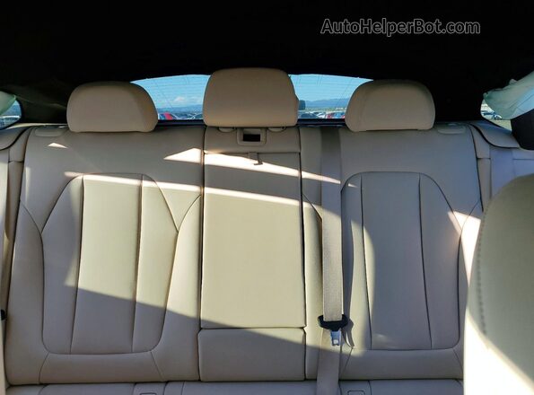 5UX2V1C09M9G15077 2021 BMW X4 White Rear seats view