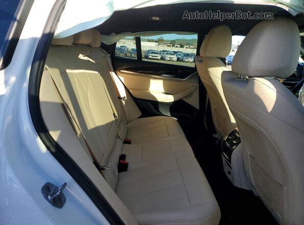 5UX2V1C09M9G15077 2021 BMW X4 White Rear interior view
