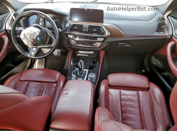 5UX2V1C0XM9F38221 2021 BMW X4 White Vista del salpicadero