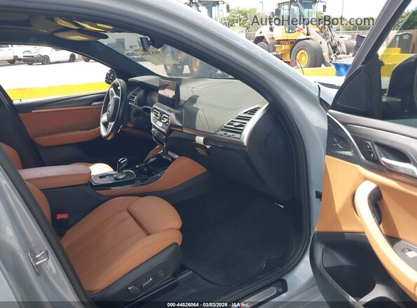 5UX33DT01R9X29946 2024 BMW X4 Gray Vista interior delantera