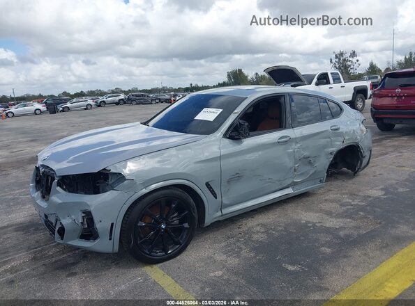 5UX33DT01R9X29946 2024 BMW X4 Gray Vista tres cuartos delantera izquierda