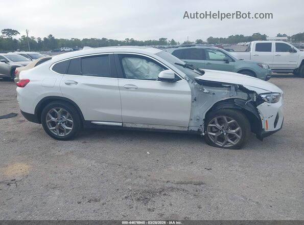 5UX33DT0XR9X21070 2024 BMW X4 Белый Вид задней части салона
