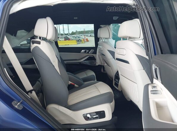5UX33EM05R9V05616 2024 BMW X7 Blue Вид наклейки з VIN-кодом