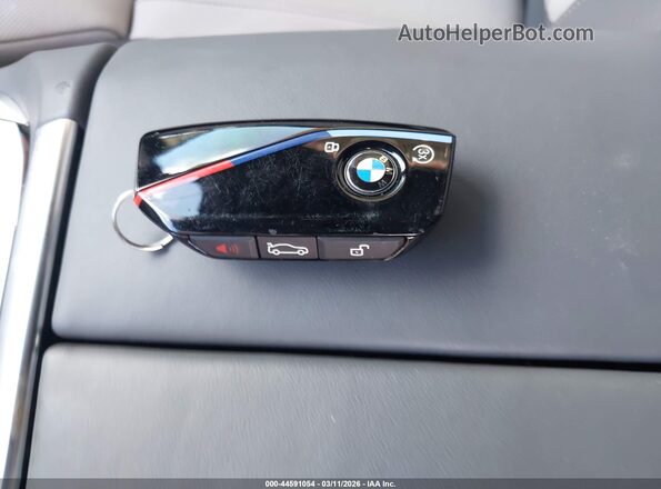 5UX33EM05R9V05616 2024 BMW X7 Blue Вид панелі приладів