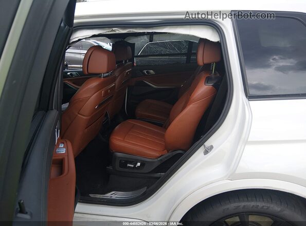 5UX33EM06P9R31800 2023 BMW X7 White Вид наклейки з VIN-кодом