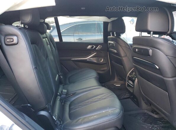 5UX33EM07R9V54865 2024 BMW X7 White 