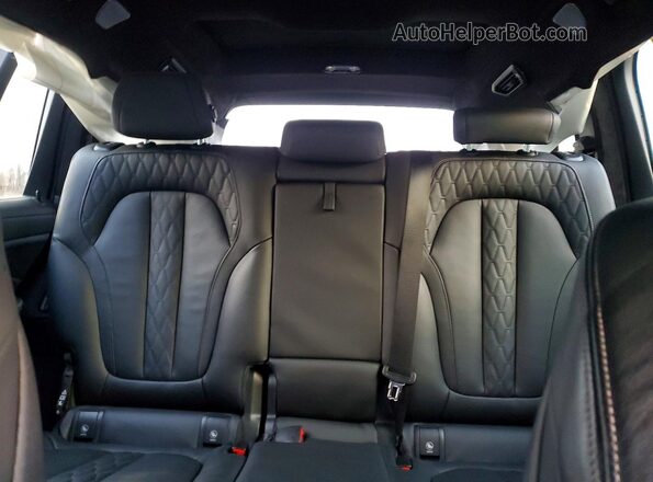 5UX33EM07R9V54865 2024 BMW X7 White 
