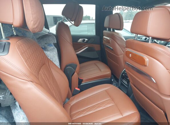5UX33EM09R9T70625 2024 BMW X7 Black VIN sticker view