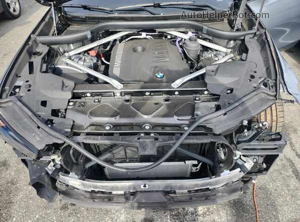 5UX33EX02R9V89213 2024 BMW X6 Gray ძრავის განყოფილების ხედი