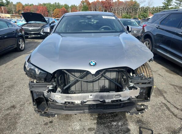 5UX33EX02R9V89213 2024 BMW X6 Gray წინა ხედი