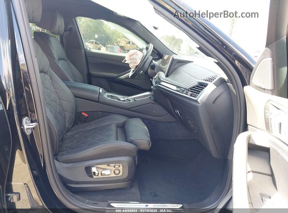 5UX33EX03S9Z90744 2025 BMW X6 Черный Вид салона спереди