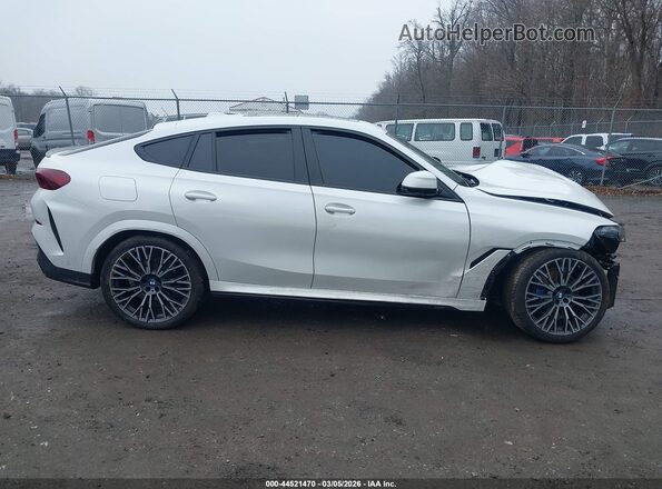5UX33EX08S9006214 2025 BMW X6 White Vista del cuadro de instrumentos