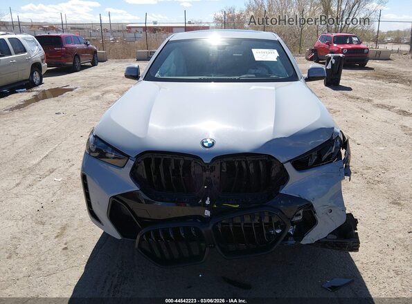 5UX33EX09T9232103 2026 BMW X6 Серый Вид панели приборов