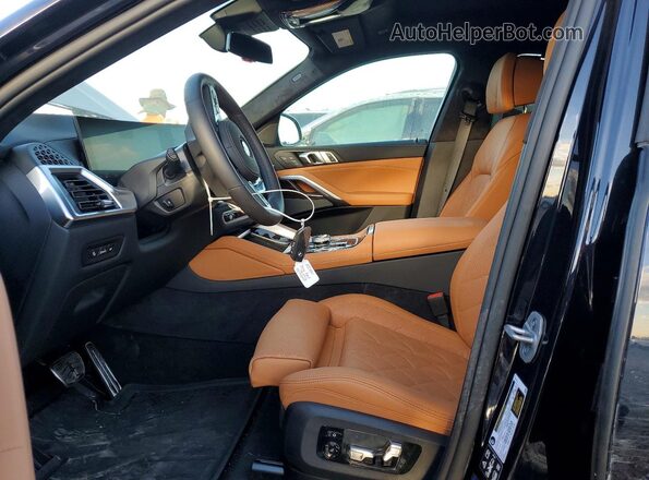5UX33EX0XT9252926 2026 BMW X6 Black Вид салону спереду
